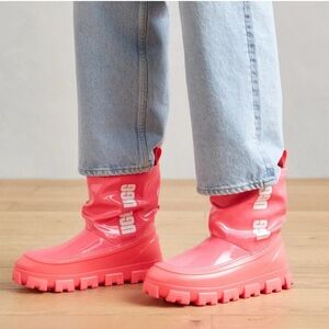 UGG Brellah Mini Rain & Winter Boot size 5 Coral Hot Pink